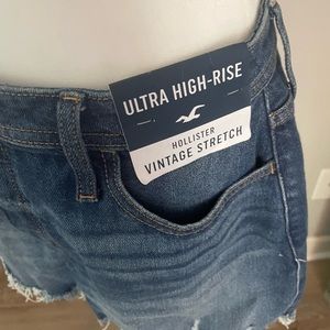 Hollister women’s high rise button fly jeans shorts new with tag